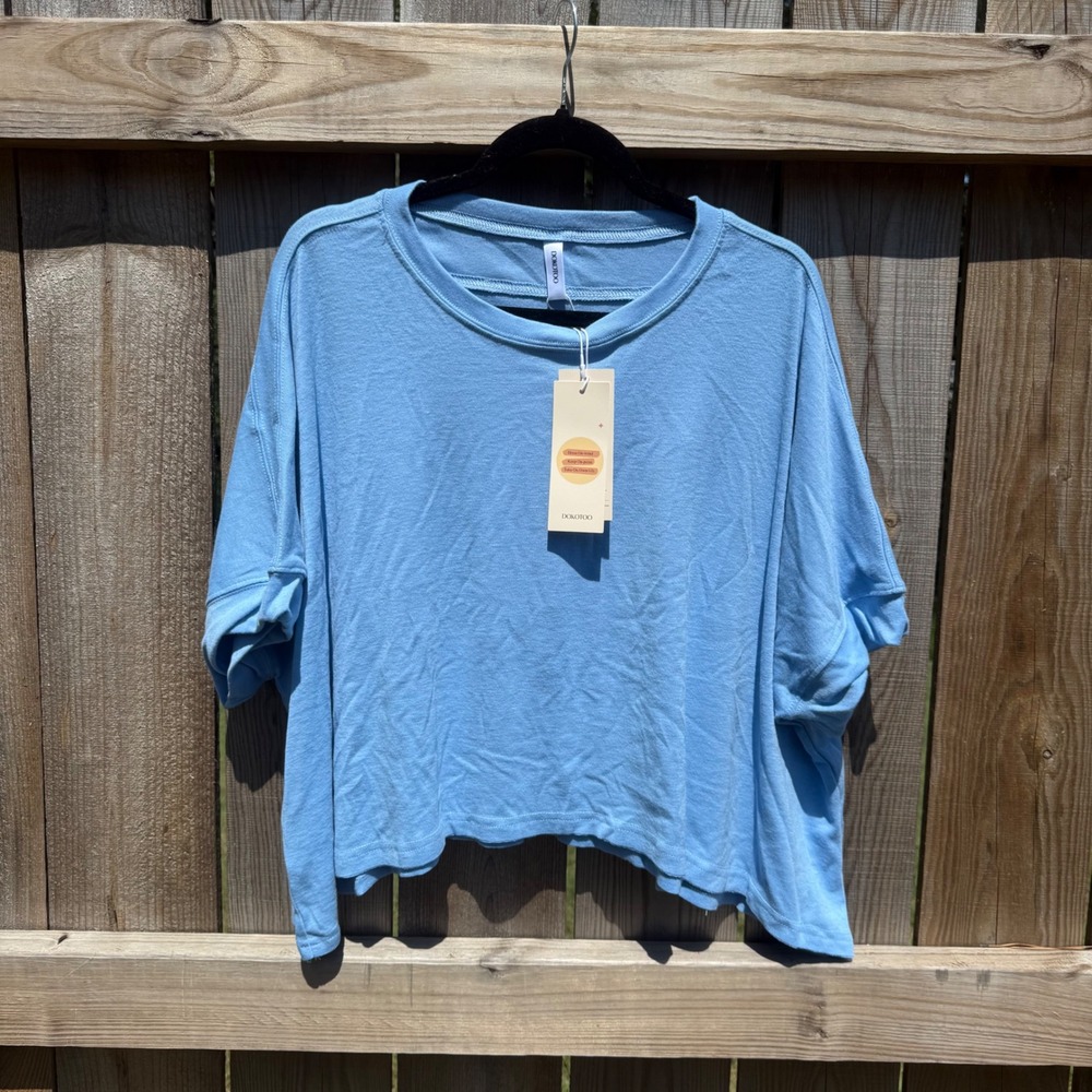 Dokotoo Womens Blue Short Sleeve Boxy Crop Top T-Shirt Size Medium NWT